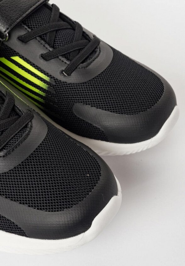 Кроссовки Tikkago