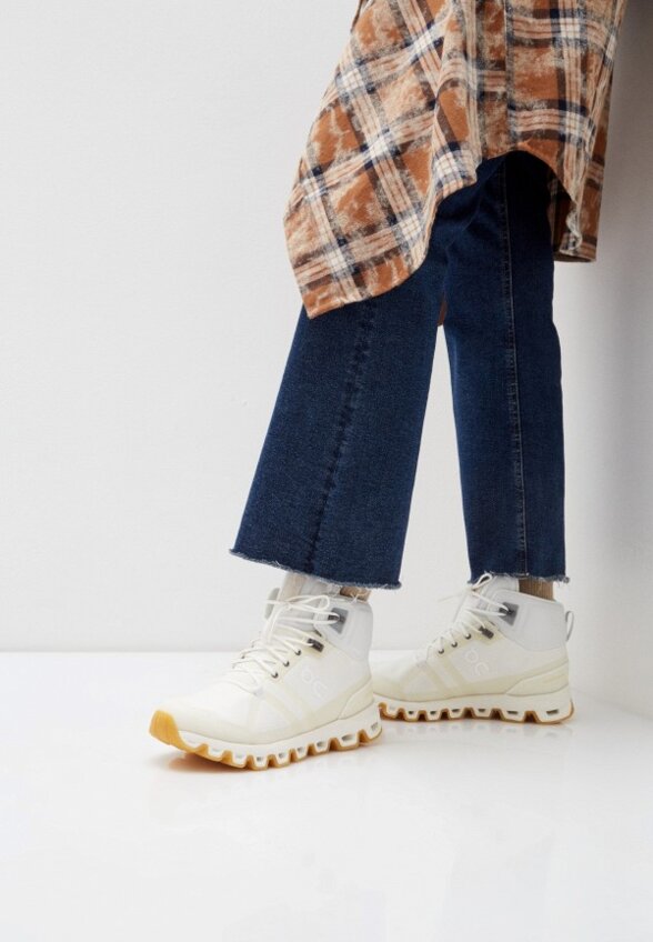 Ботинки трекинговые On