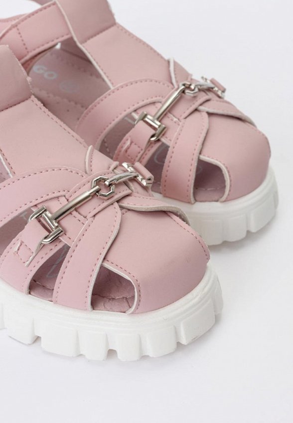 Босоножки Tikkago