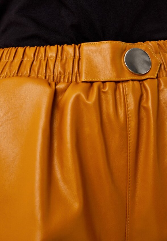 Шорты кожаные Goldrai