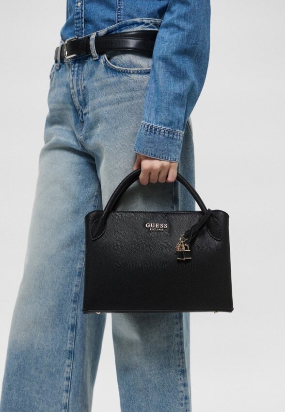 Сумка и брелок Guess