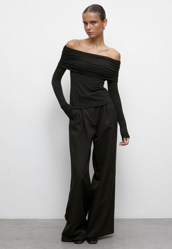 Лонгслив Charmstore