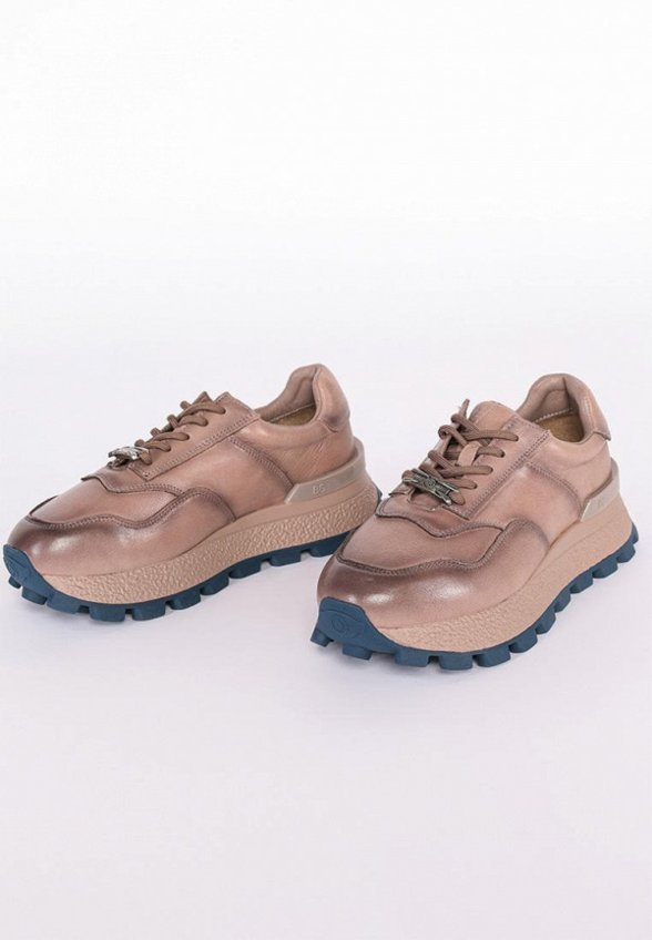 Кроссовки Gut