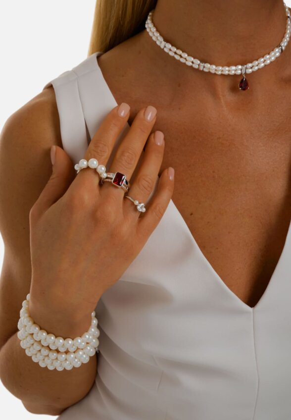 Крупное серебряное кольцо Бургунди MIE