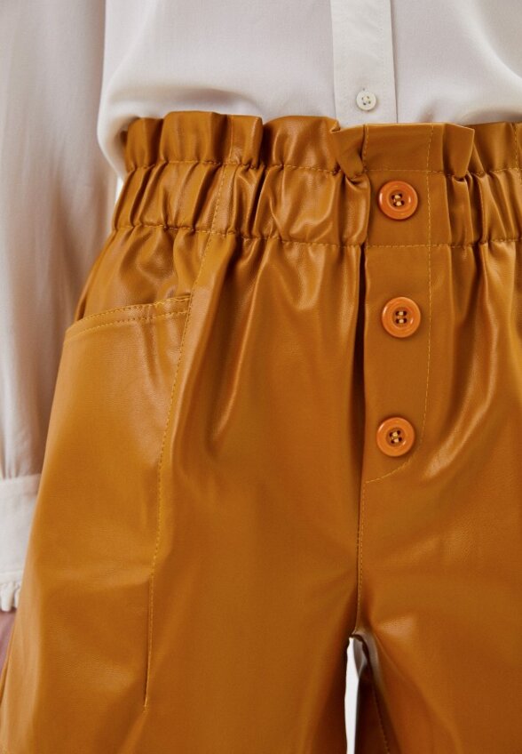 Шорты кожаные Goldrai