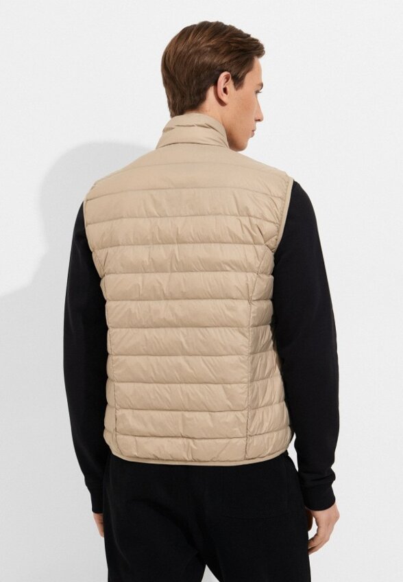 Жилет утепленный EA7