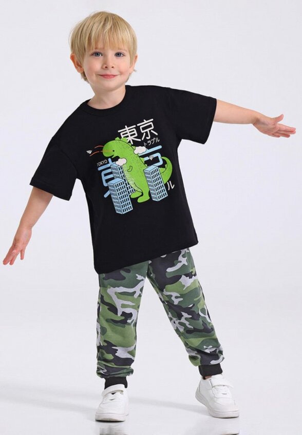 Футболка и брюки Апрель