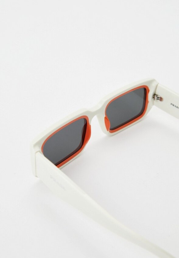 Очки солнцезащитные Prada