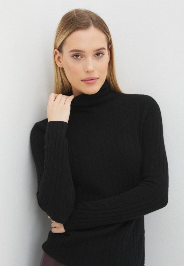 Водолазка Maison David