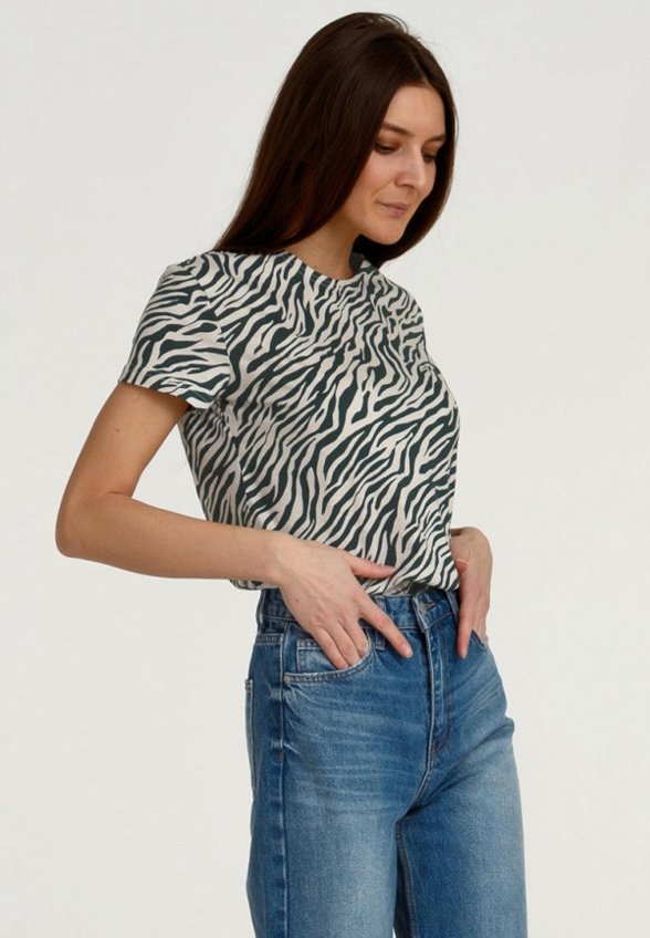 Футболка Апрель