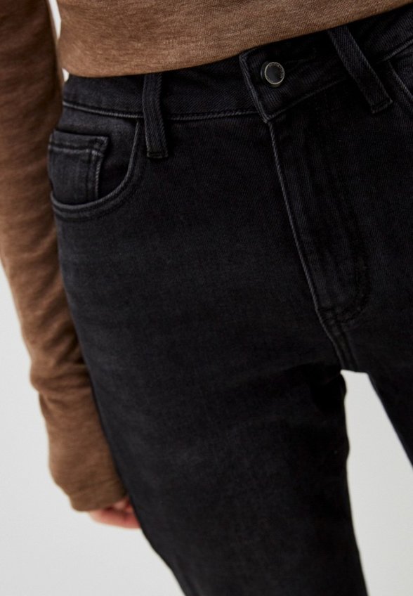 Джинсы Mossmore