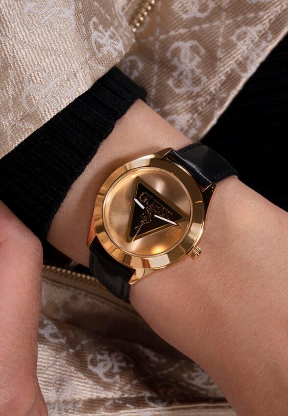 Часы Guess