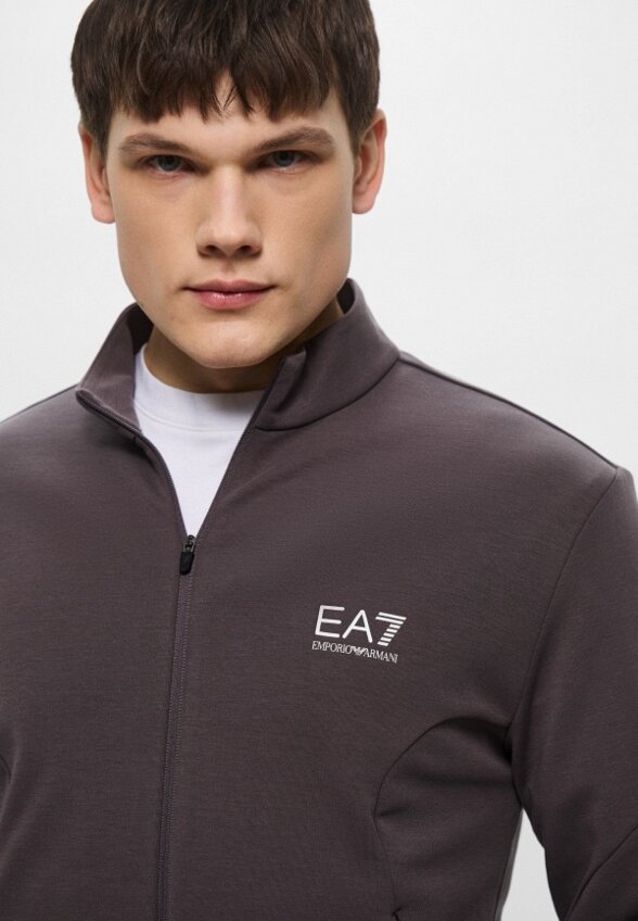 Костюм спортивный EA7