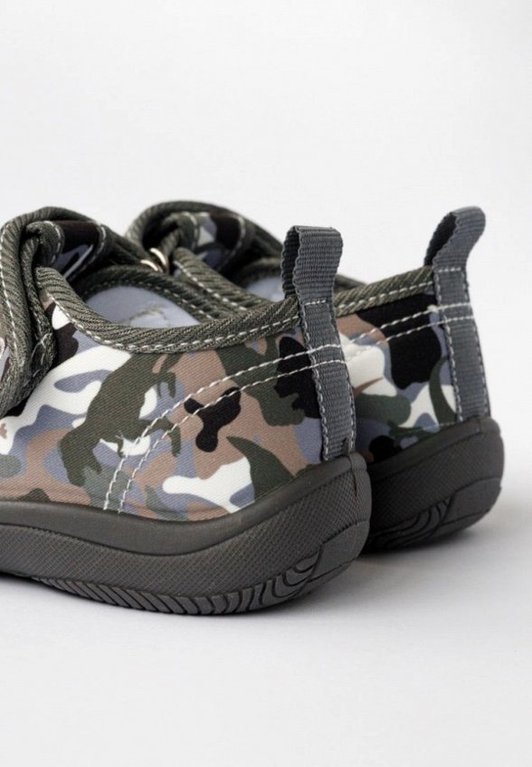 Сандалии Tikkago