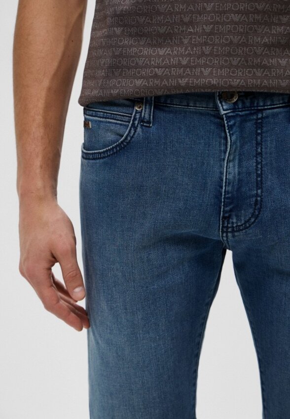 Джинсы Emporio Armani