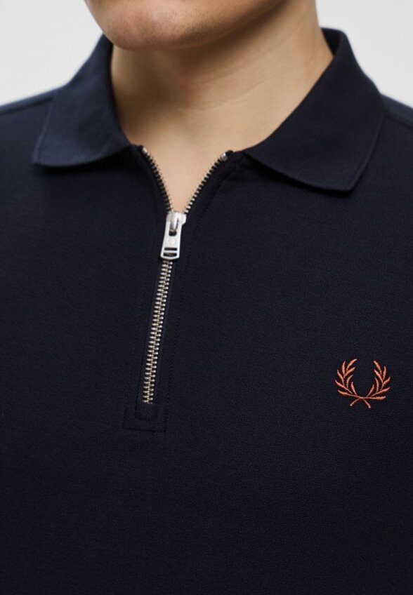 Поло Fred Perry