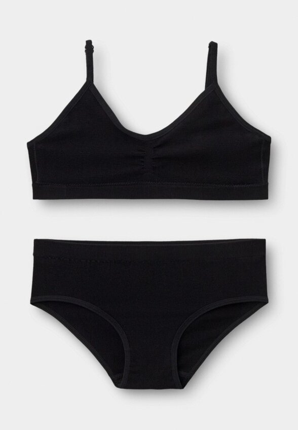 Бюстгальтер и трусы Sela