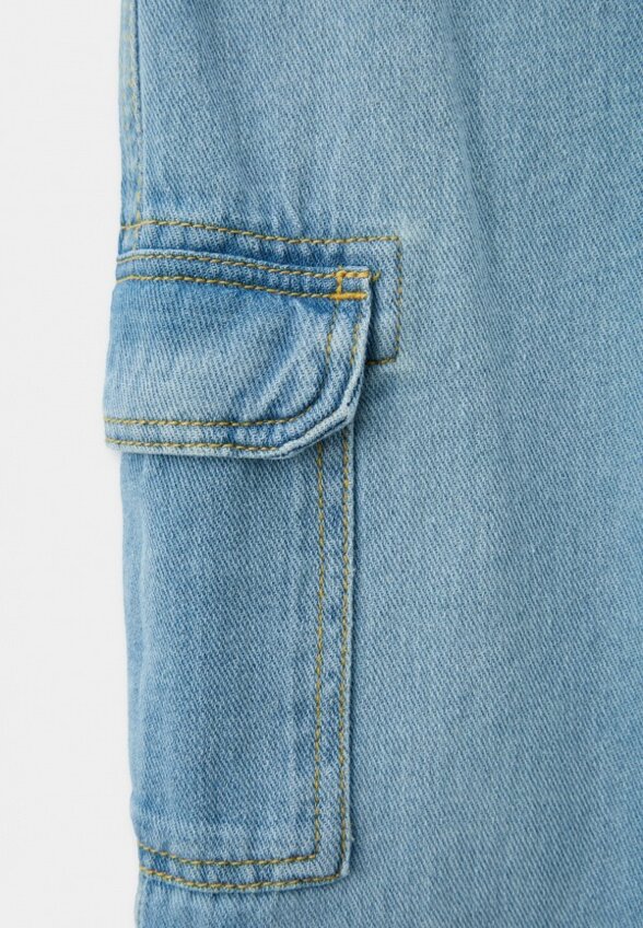 Джинсы Terranova