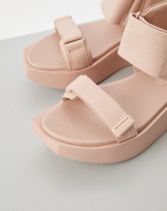 Сандалии United Nude женщинам