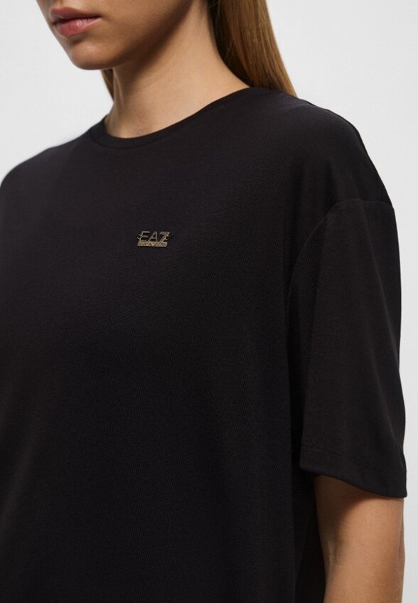 Футболка EA7