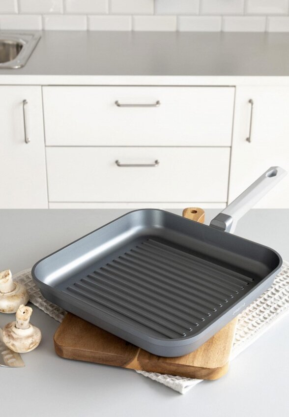 Сковорода DeNastia