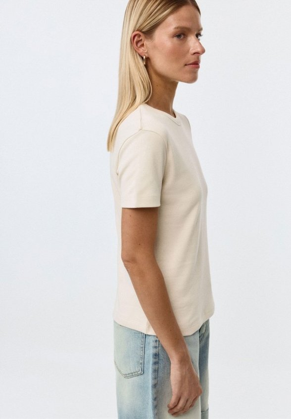 Футболка Sela