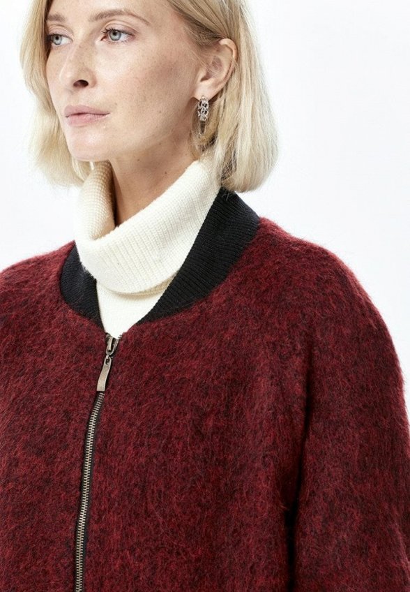 Бомбер Rozhkova