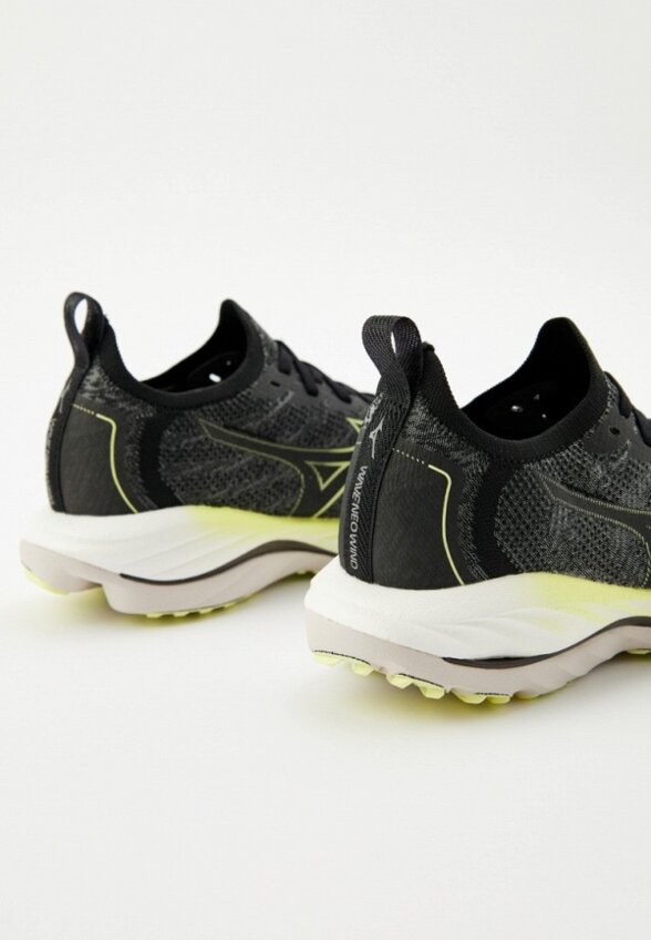 Кроссовки Mizuno