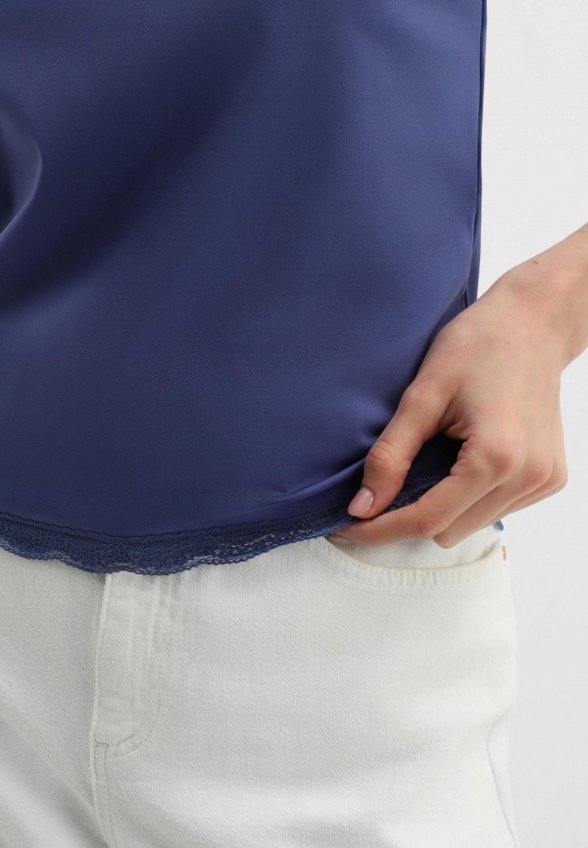 Майка Lilly Bennet