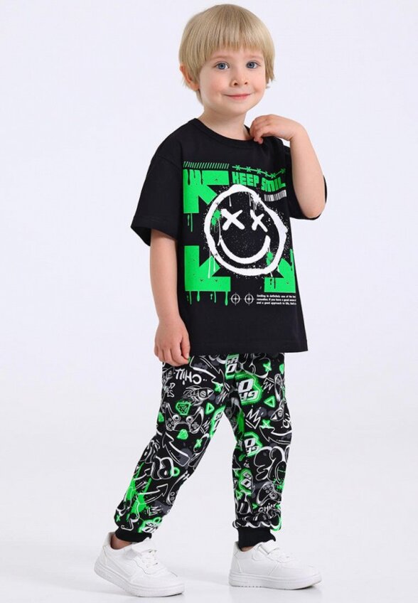 Футболка и брюки Апрель