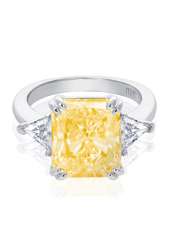 Серебряное крупное кольцо с желтым фианитом MIE