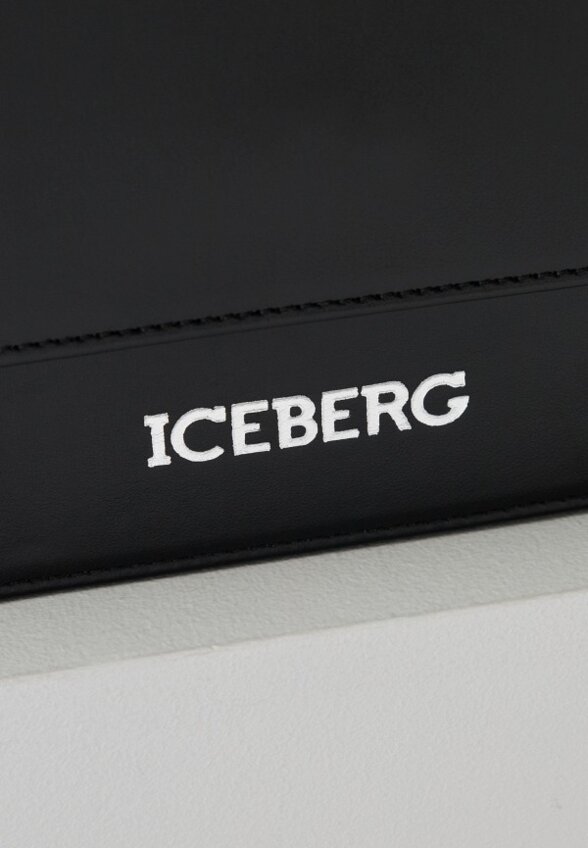 Сумка Iceberg