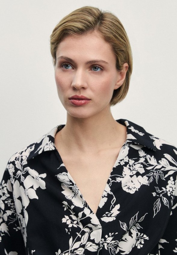Блуза Zarina