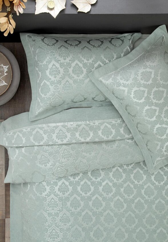 Комплект с покрывалом Karna