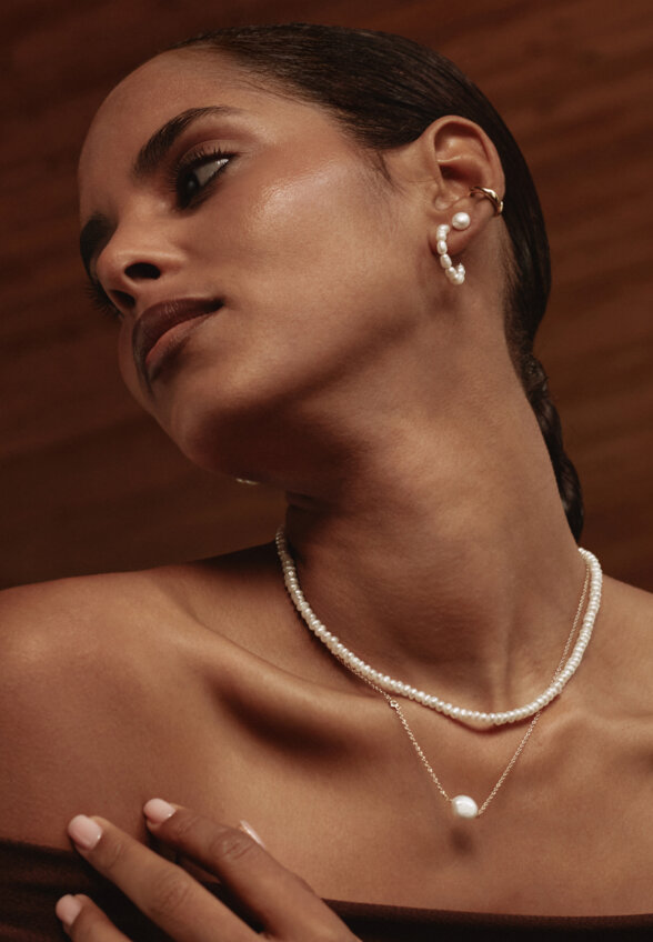 Позолоченные серьги-пусеты из серебра с натуральным жемчугом MIE