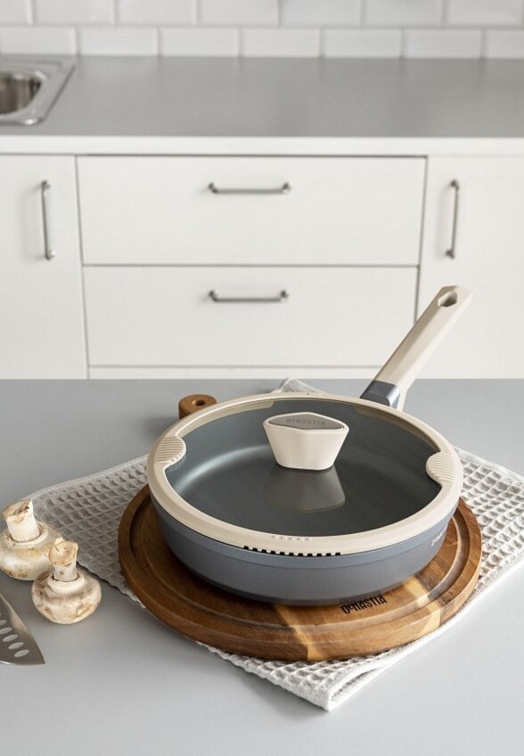 Сковорода DeNastia