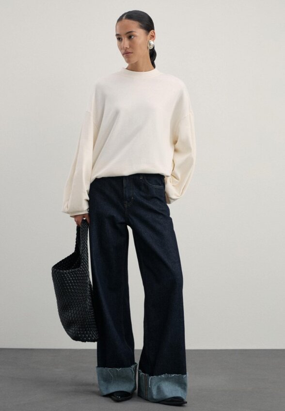 Свитшот Zarina