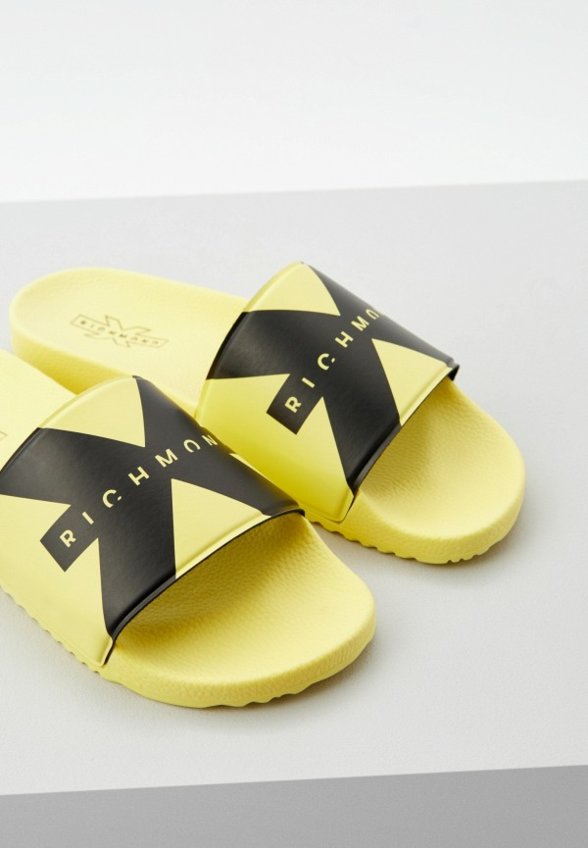 Сланцы John Richmond