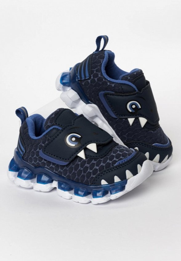 Кроссовки Tikkago