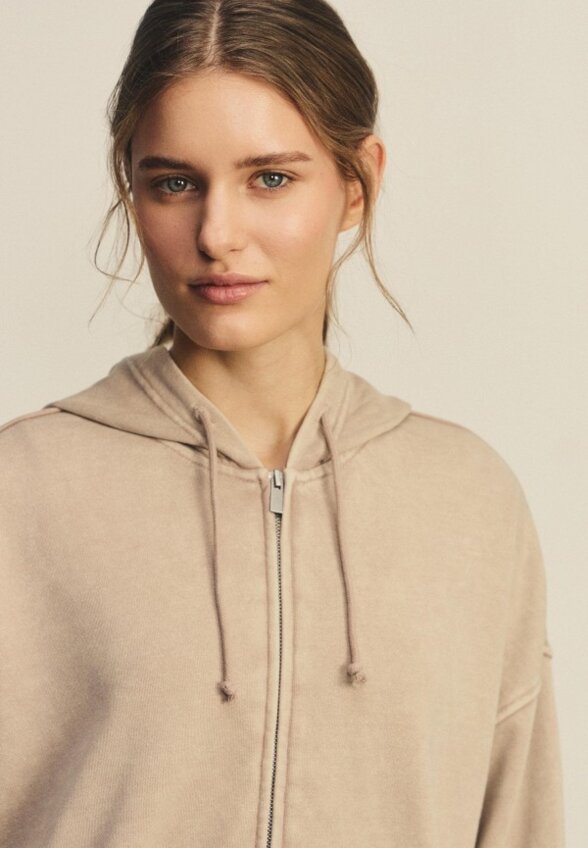 Толстовка Zarina