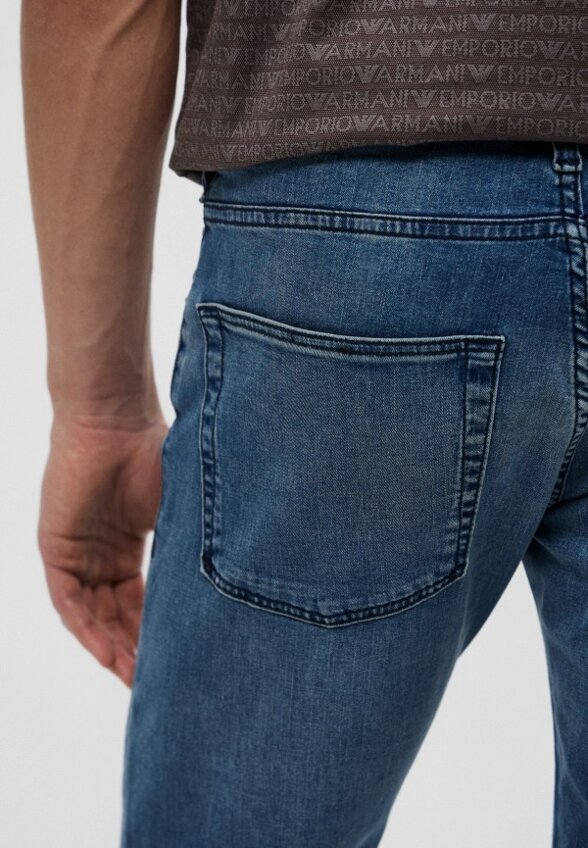 Джинсы Emporio Armani