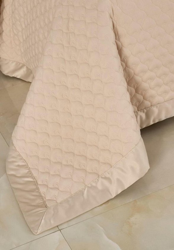 Комплект с покрывалом Sofi De Marko