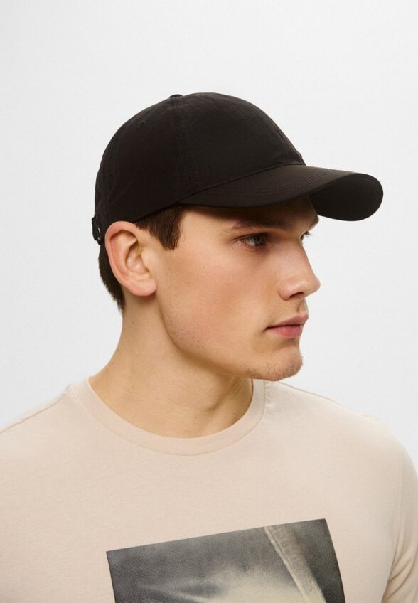 Бейсболка Calvin Klein