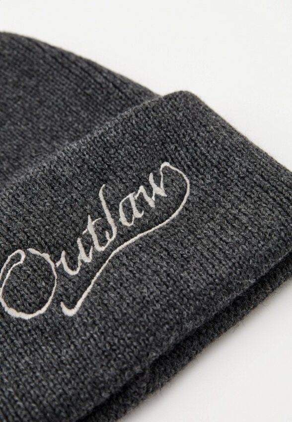 Шапка Аутло