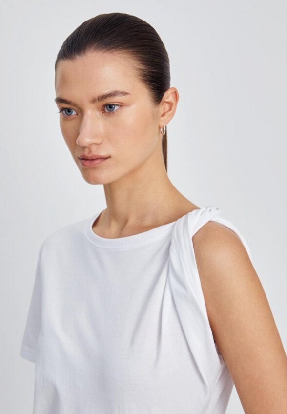 Футболка Finn Flare