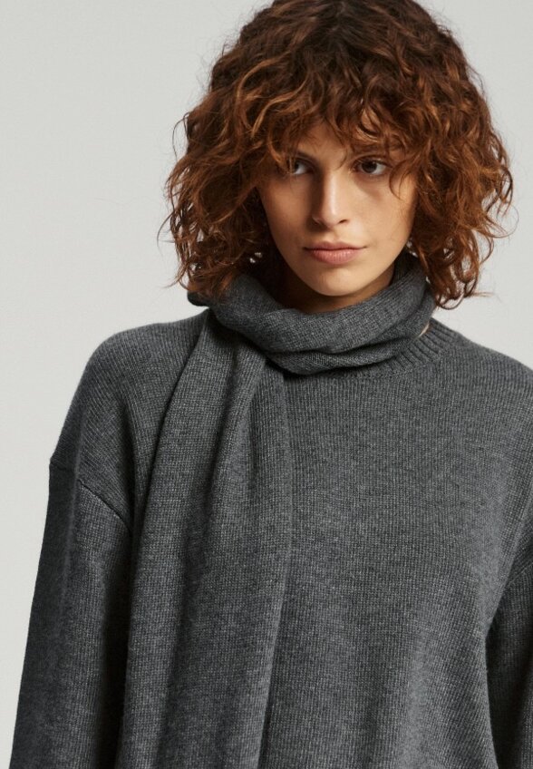 Джемпер и шарф Nume