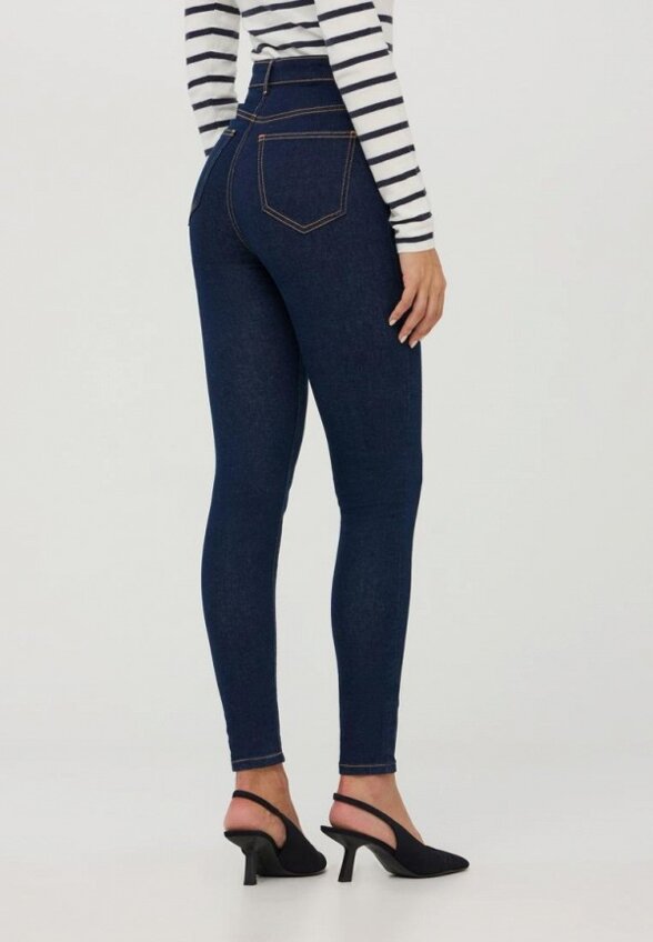 Джинсы Terranova