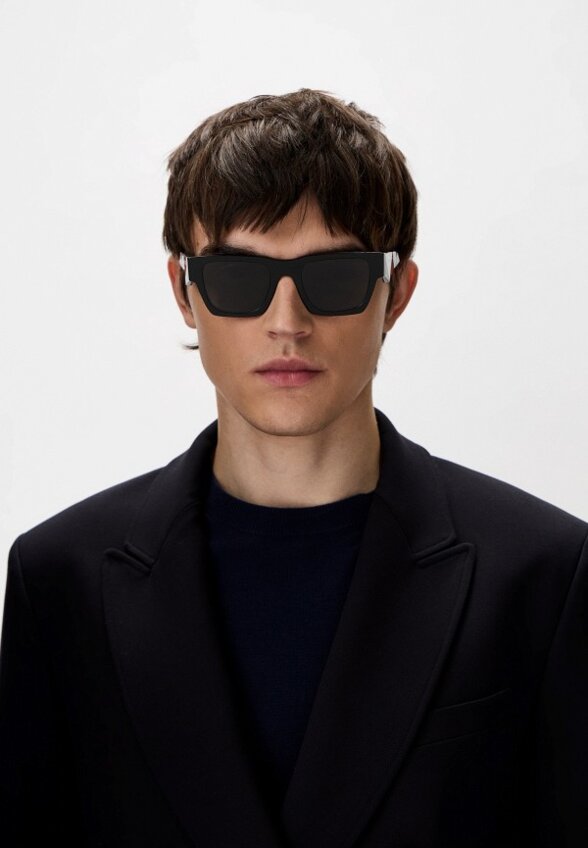 Очки солнцезащитные Prada