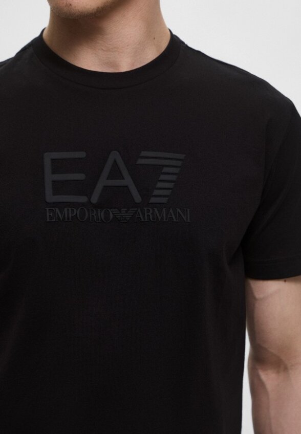 Футболка EA7