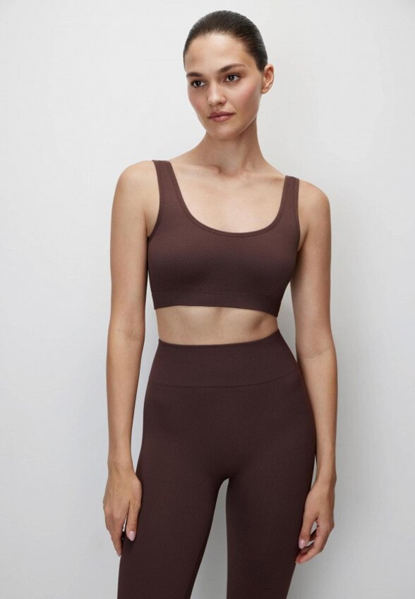 Топ спортивный belle you